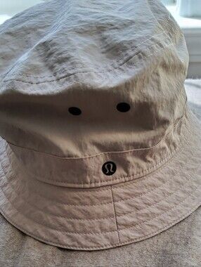 LULULEMON • on my level bucket hat Tan muse